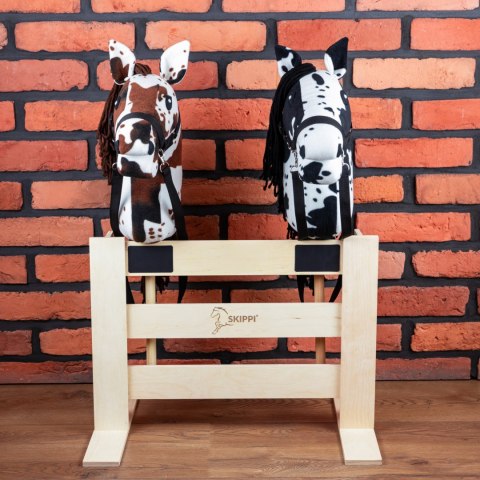 Skippi Padok dla Hobby Horse - stojak na trzy, dwa lub jednego hobby horse Skippi Padok dla Hobby Horse - stojak na trzy, dwa lub jednego hobby horse