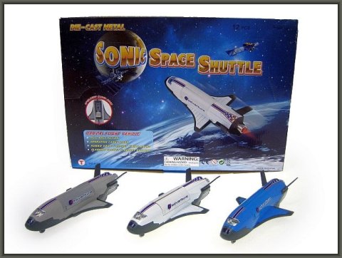 Statek kosmiczny z napędem światło i dźwięk Statek kosmiczny z napędem światło i dźwięk