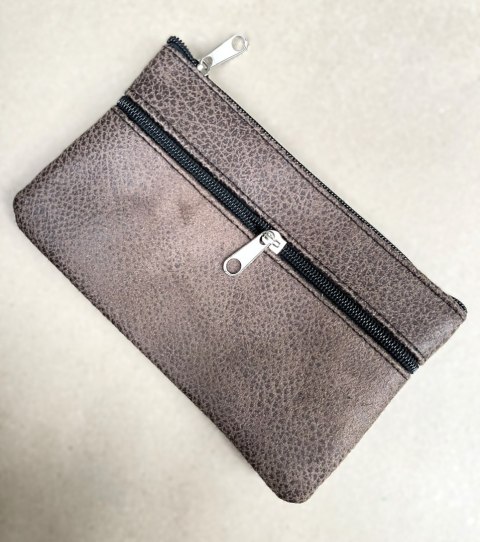 Etui saszetka brąz 6.3 20x12cm Etui saszetka brąz 6.3 20x12cm