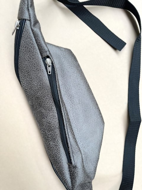 Saszetka nerka 40cm 4.4 brązowa Saszetka nerka 40cm 4.4 brązowa
