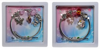 Bransoletka z koralikami i dodatkami